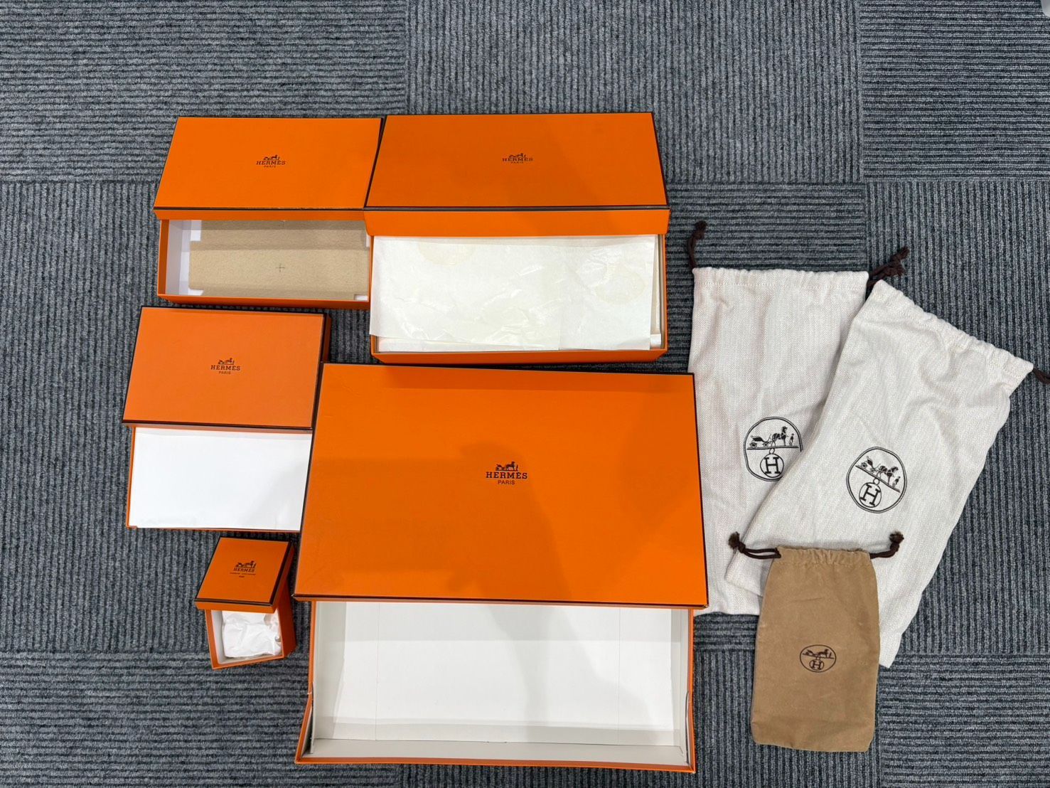 エルメス　空箱など　合計58点　オレンジボックス　スカーフ　チャーム HERMES エルメス 空箱 保存袋 まとめ売り オレンジボックス 付属品