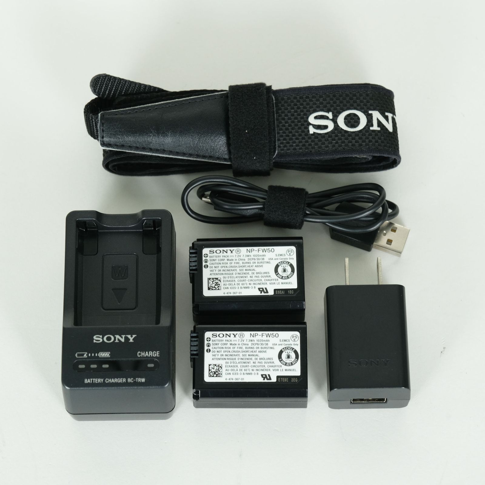 SONY α7 II ボディILCE-7M2 +純正バッテリー2個 良品 | シャッター数10,796回｜バッテリー2個・チャージャー付] SONY