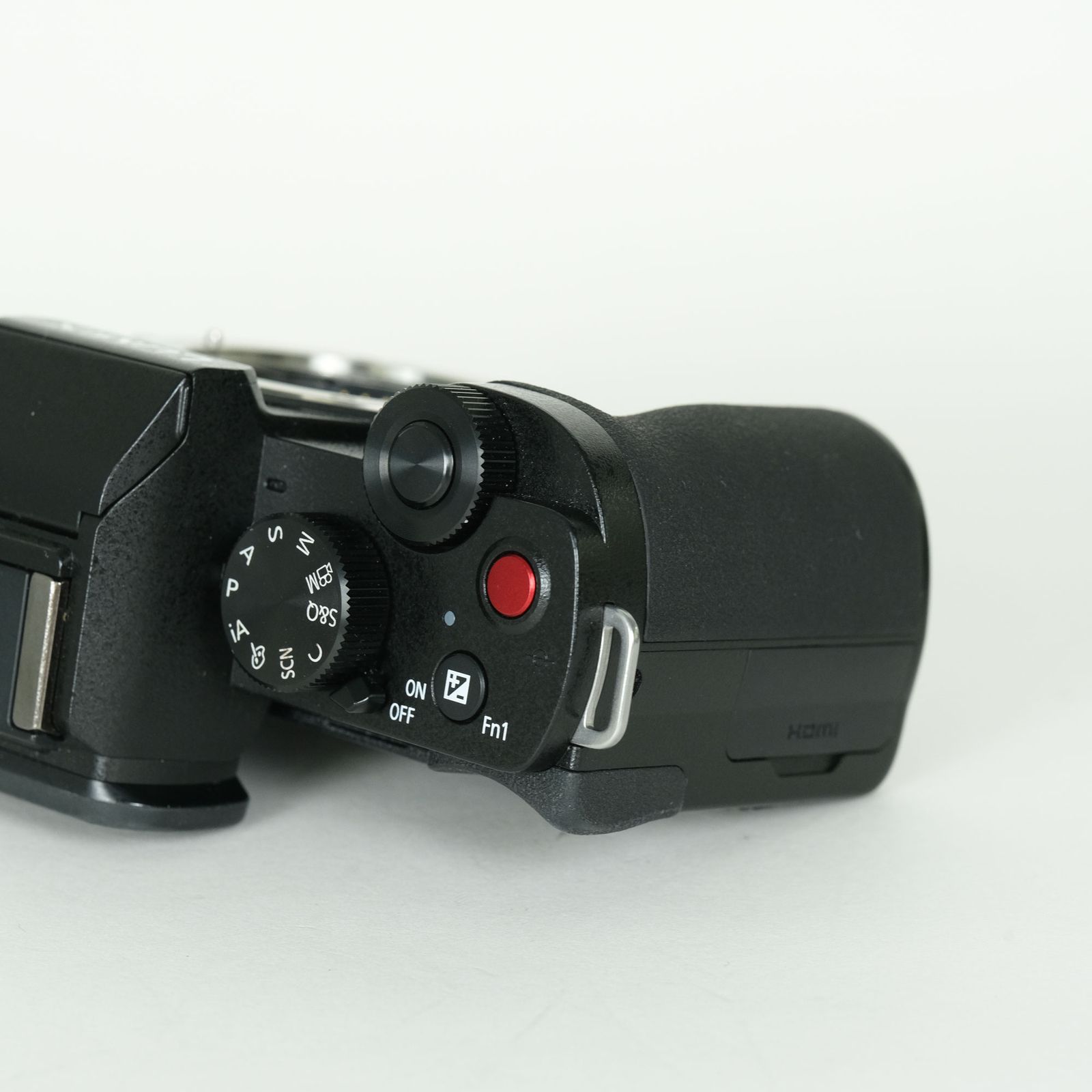 美品 | シャッター数3,227回] Panasonic LUMIX DC-G100D ボディ