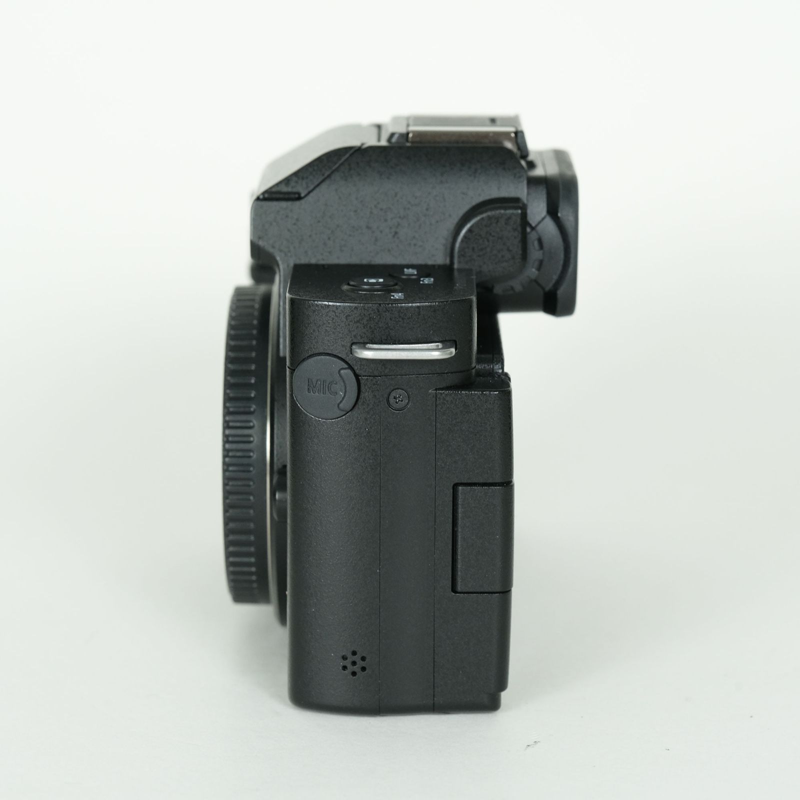 美品 | シャッター数3,227回] Panasonic LUMIX DC-G100D ボディ