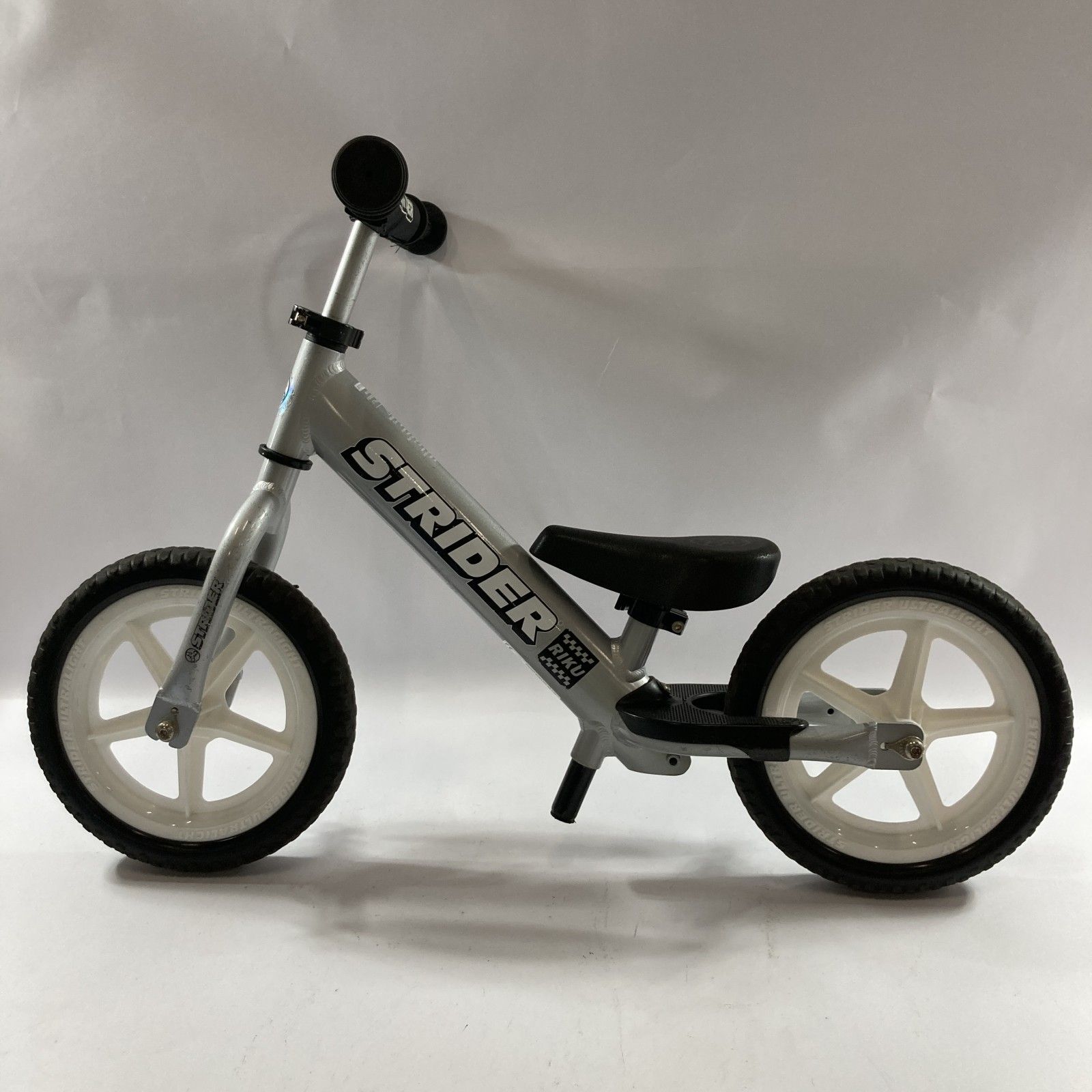 STRIDER PRO バランスバイク 12インチ シルバー ☆ Strider Pro ストライダープロ バランスバイク 12インチ 子供用
