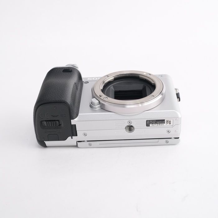 中古】(ソニー) SONY α6400 (ILCE-6400) シルバー ボディ - メルカリ