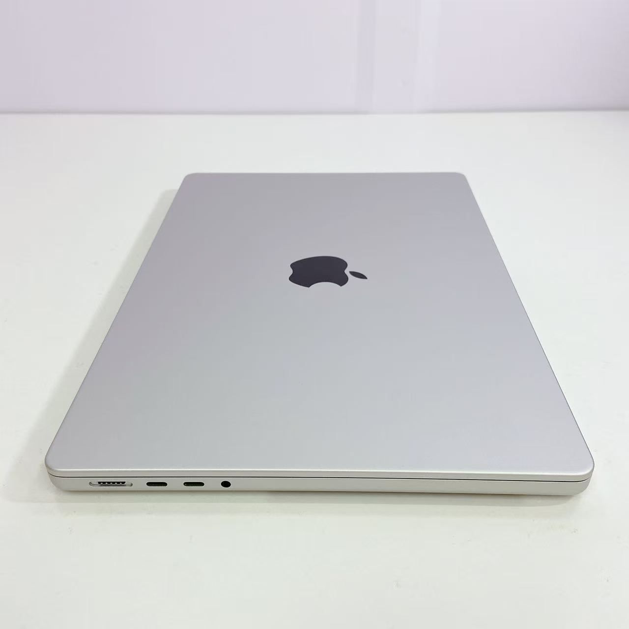 美品 MacBook Pro 14 M1 Pro 32GB 1TB SSD シルバー - メルカリ