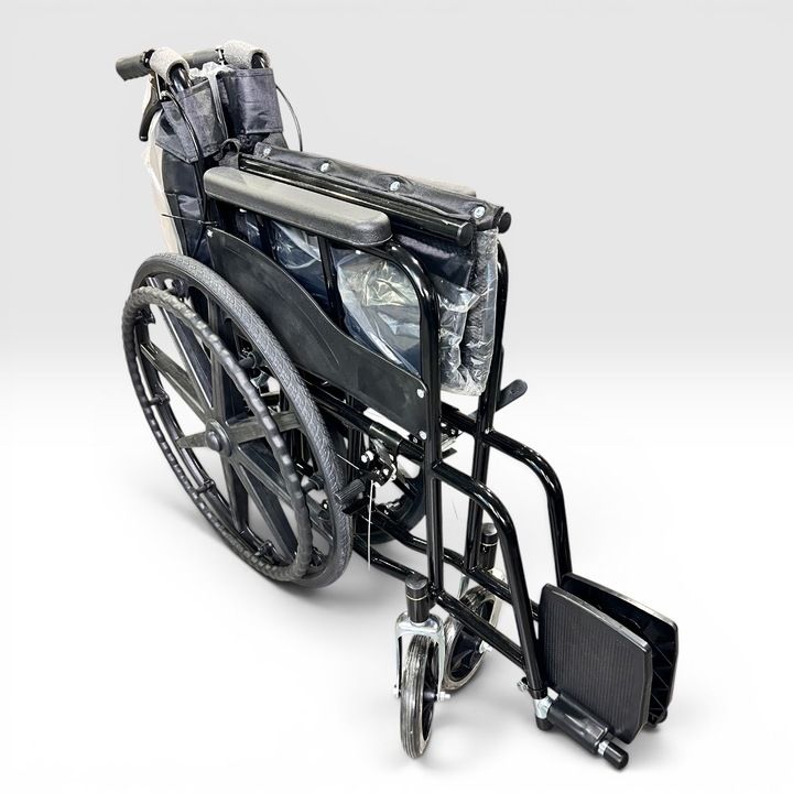 【新品未使用】介助式折りたたみ車椅子　ブラック 開封済・未使用品】車椅子 介助式・自走式 軽量 折りたたみ 介助