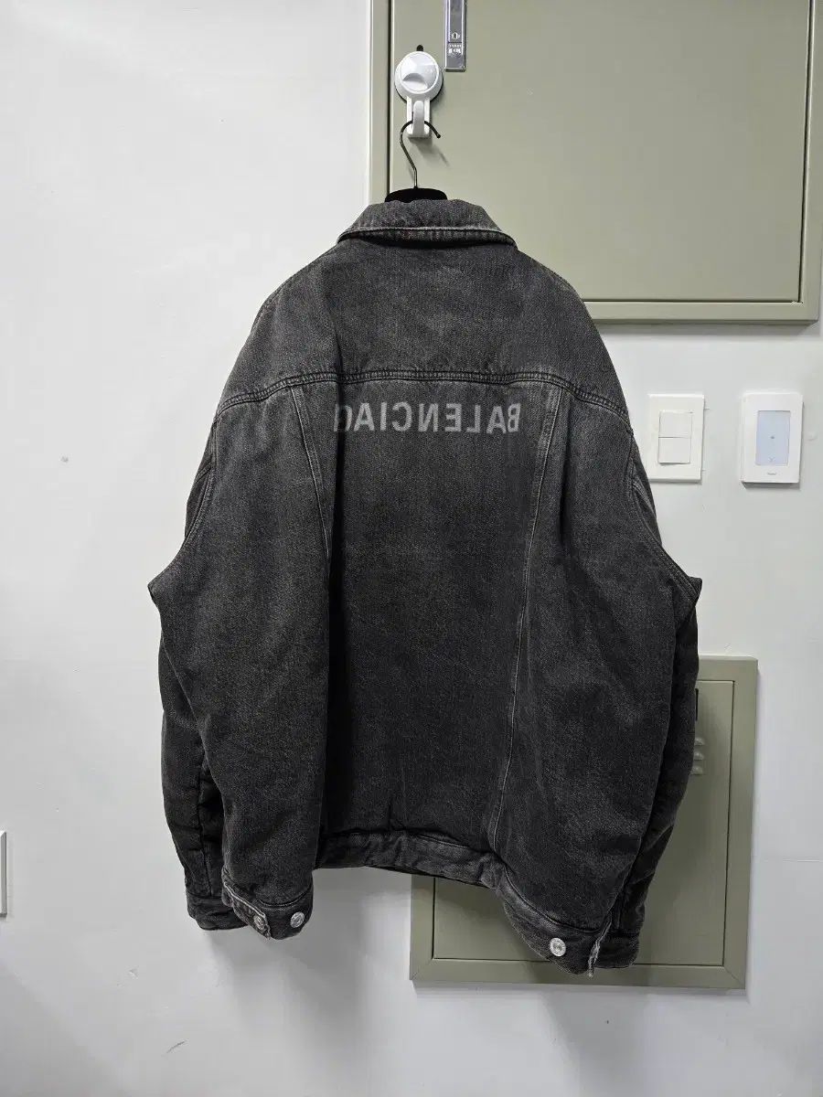 Balenciaga パデッドジャケット FARFETCH JP バレンシアガ ロゴ ダウン