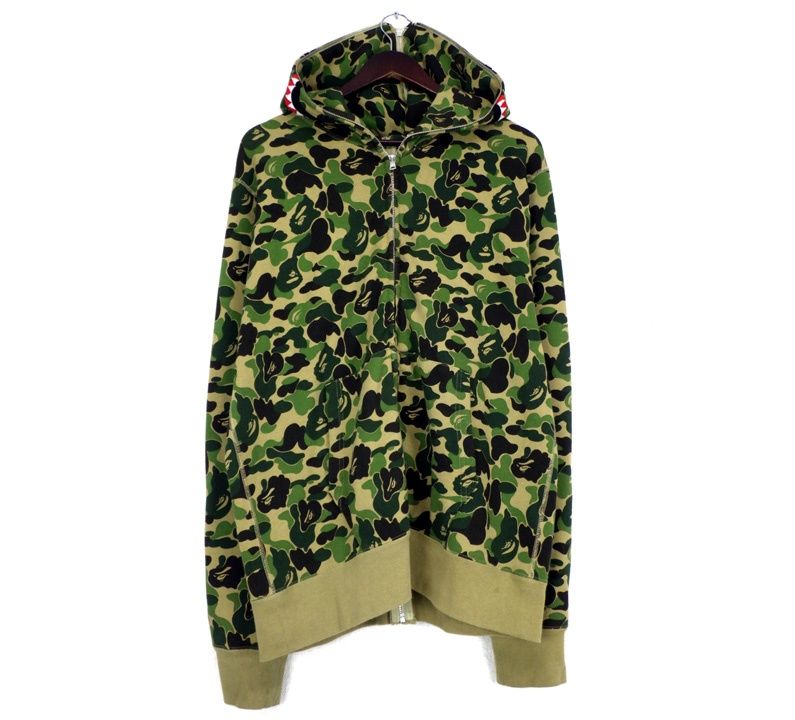 アベイジングエイプ A BATHING APE 【 001ZPK701011F 】 カモ柄 ロゴ