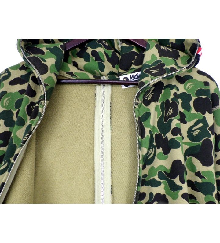 アベイジングエイプ A BATHING APE 【 001ZPK701011F 】 カモ柄 ロゴ