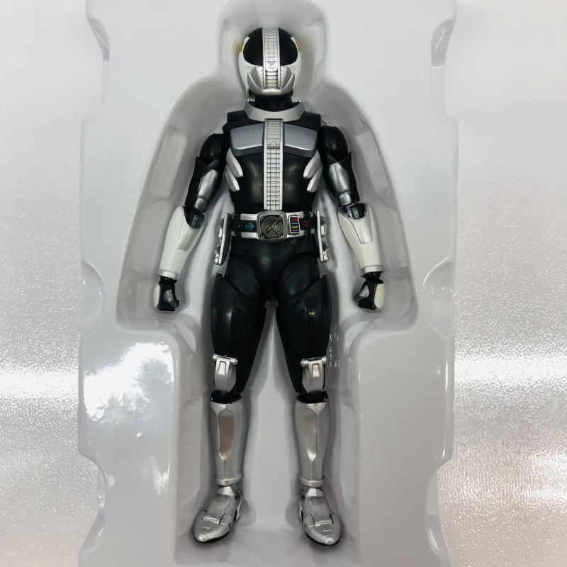 中古】開封・箱傷み)S.H.Figuarts (真骨彫製法) 仮面ライダー電王