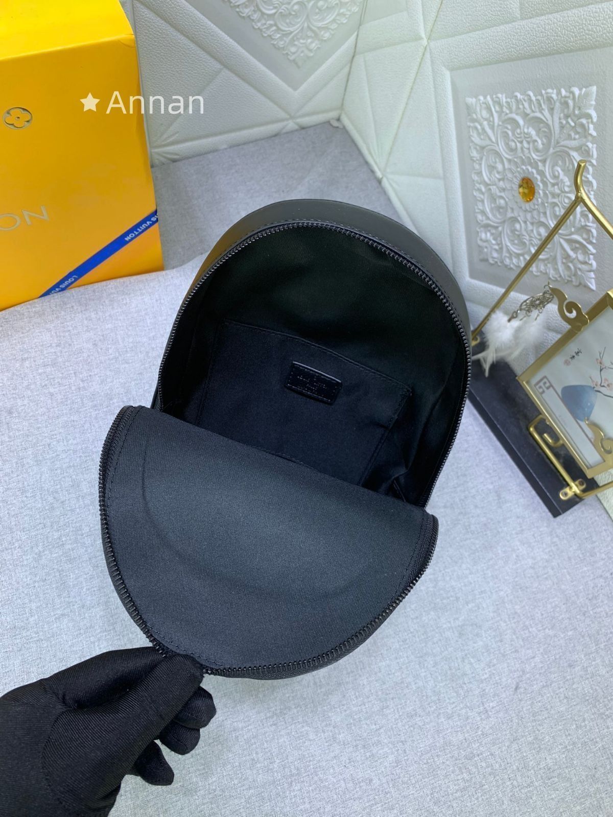 美品！ LOUIS VUITTON ルイヴィトン メンズ ボディーバッグ 人気モデル