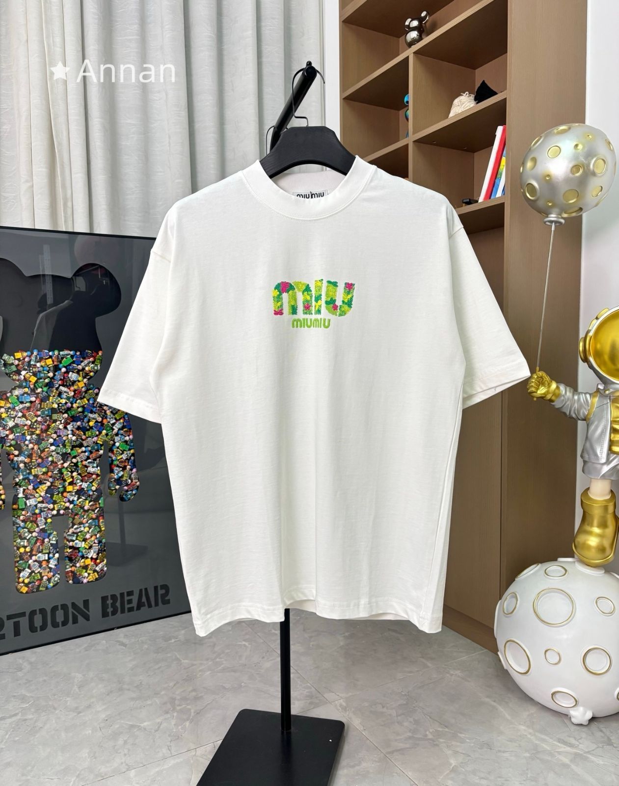 新品同様 人気 人気商品MIUMIU ミュウミュウ Tシャツ 半袖 夏服