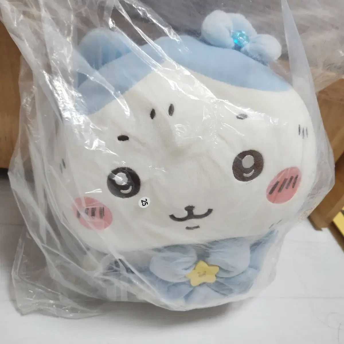 ちいかわ ハチワレ 中型 ぬいぐるみバッグ