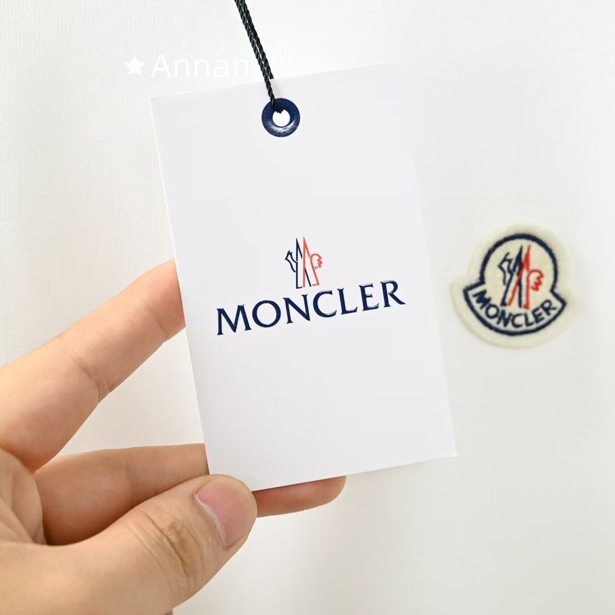 送料込☆新品 タグ付 MONCLER モンクレール パーカー 長袖Tシャツ