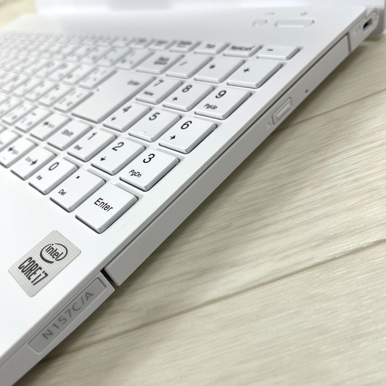NEC LAVIE N15 Corei7 SSD512GB/16GB RAM Win11 - メルカリ