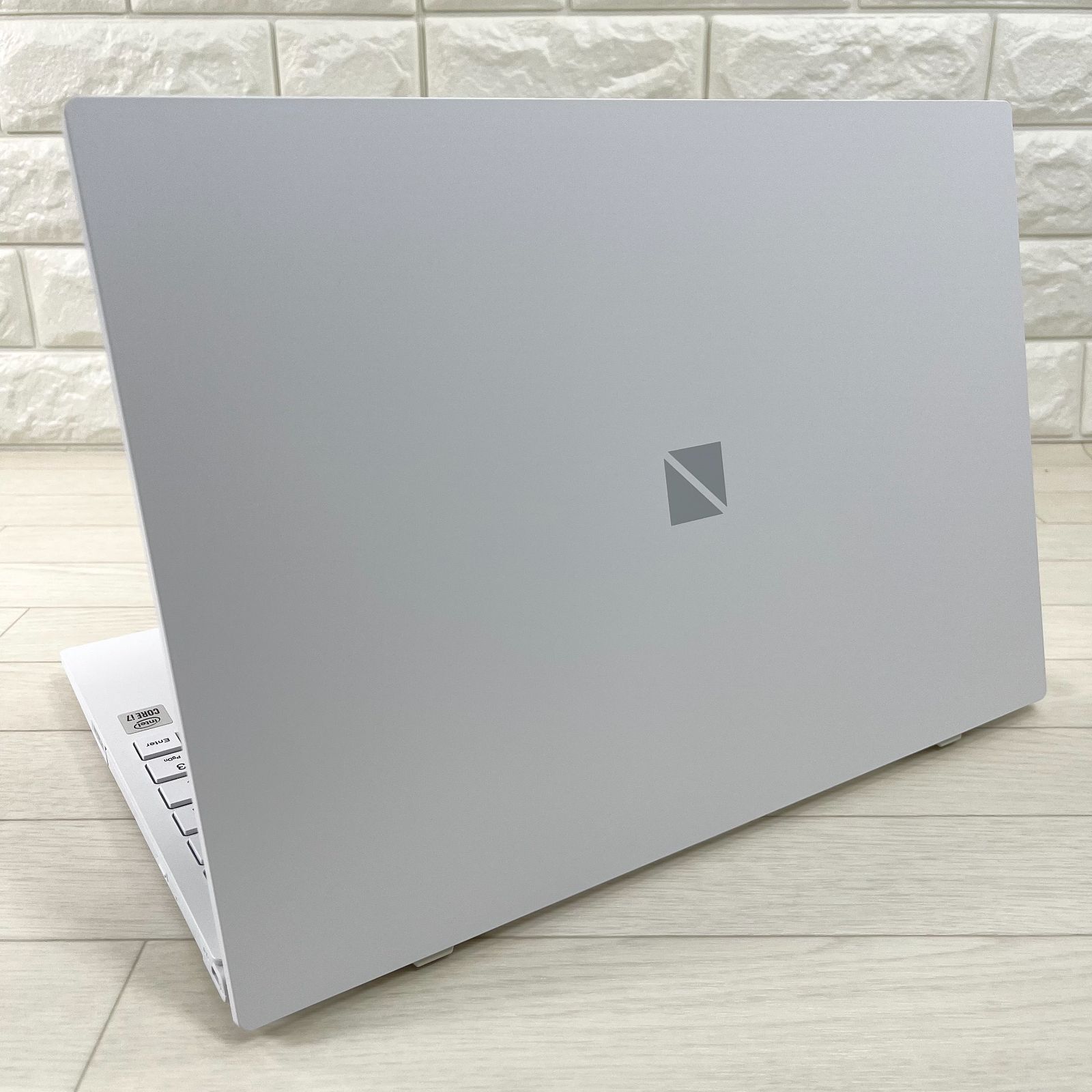 NEC LAVIE N15 Corei7 SSD512GB/16GB RAM Win11 - メルカリ