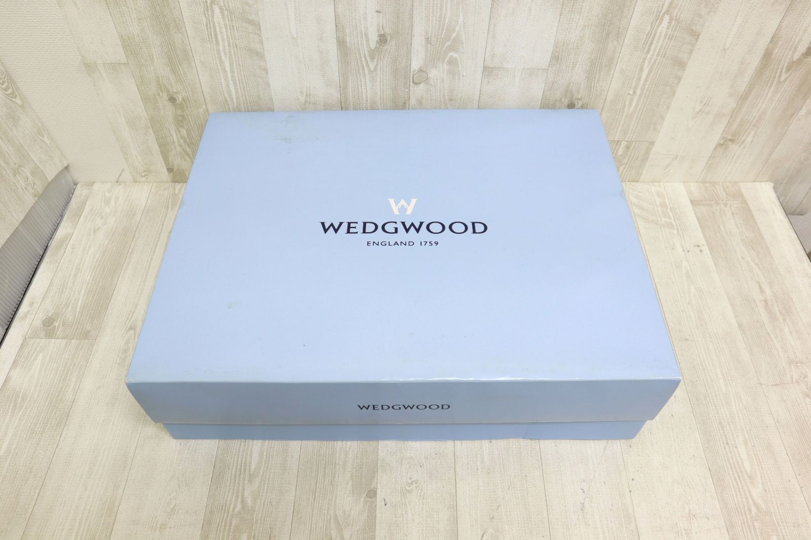 未使用品 WEDGWOOD ウェッジウッド 羽毛肌掛けふとん 150×200サイズ