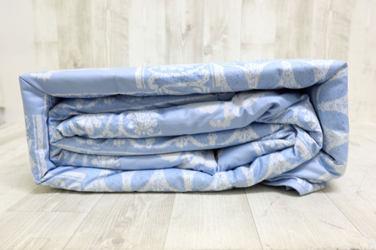 未使用品 WEDGWOOD ウェッジウッド 羽毛肌掛けふとん 150×200サイズ