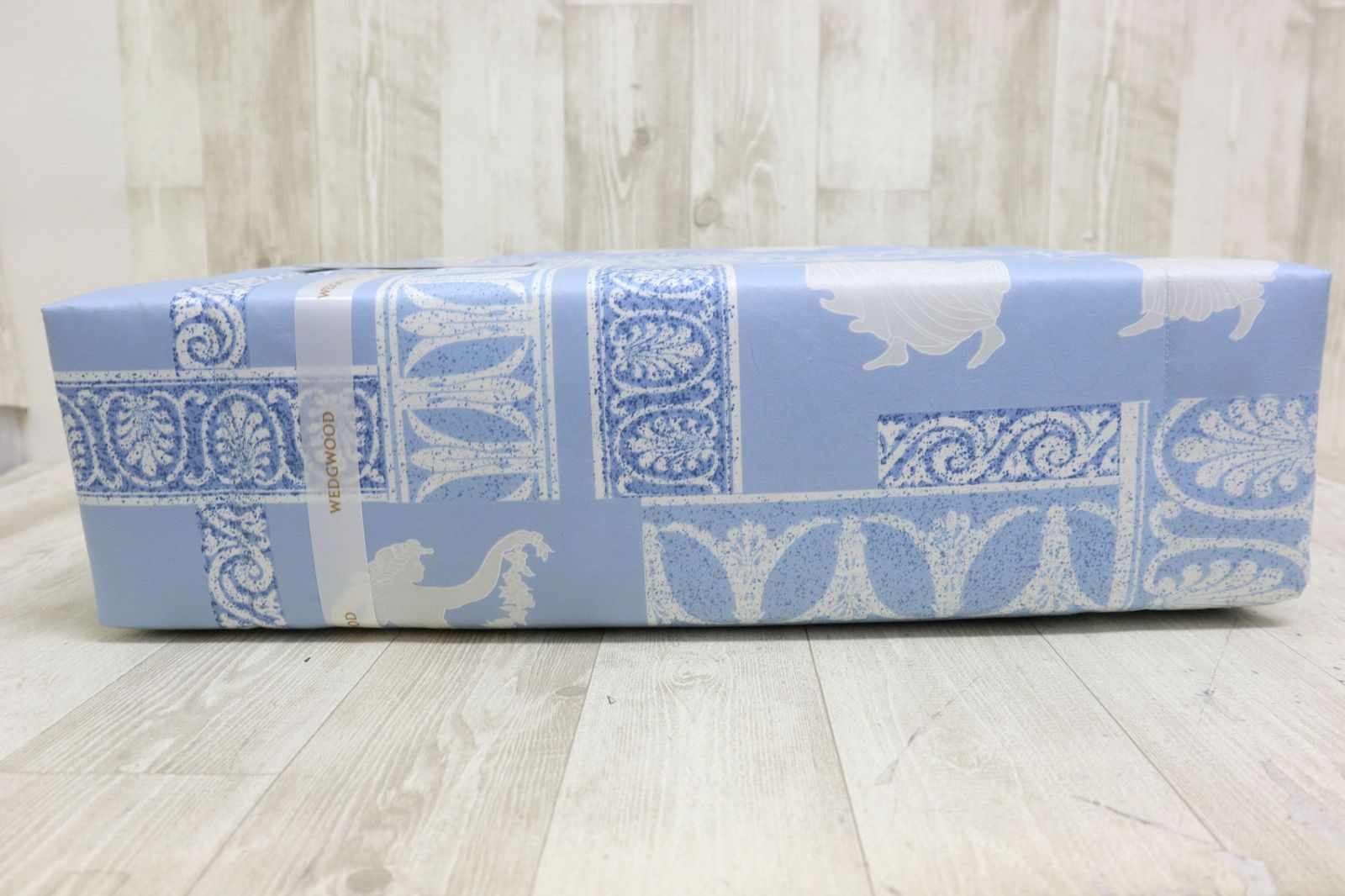 未使用品 WEDGWOOD ウェッジウッド 羽毛肌掛けふとん 150×200サイズ