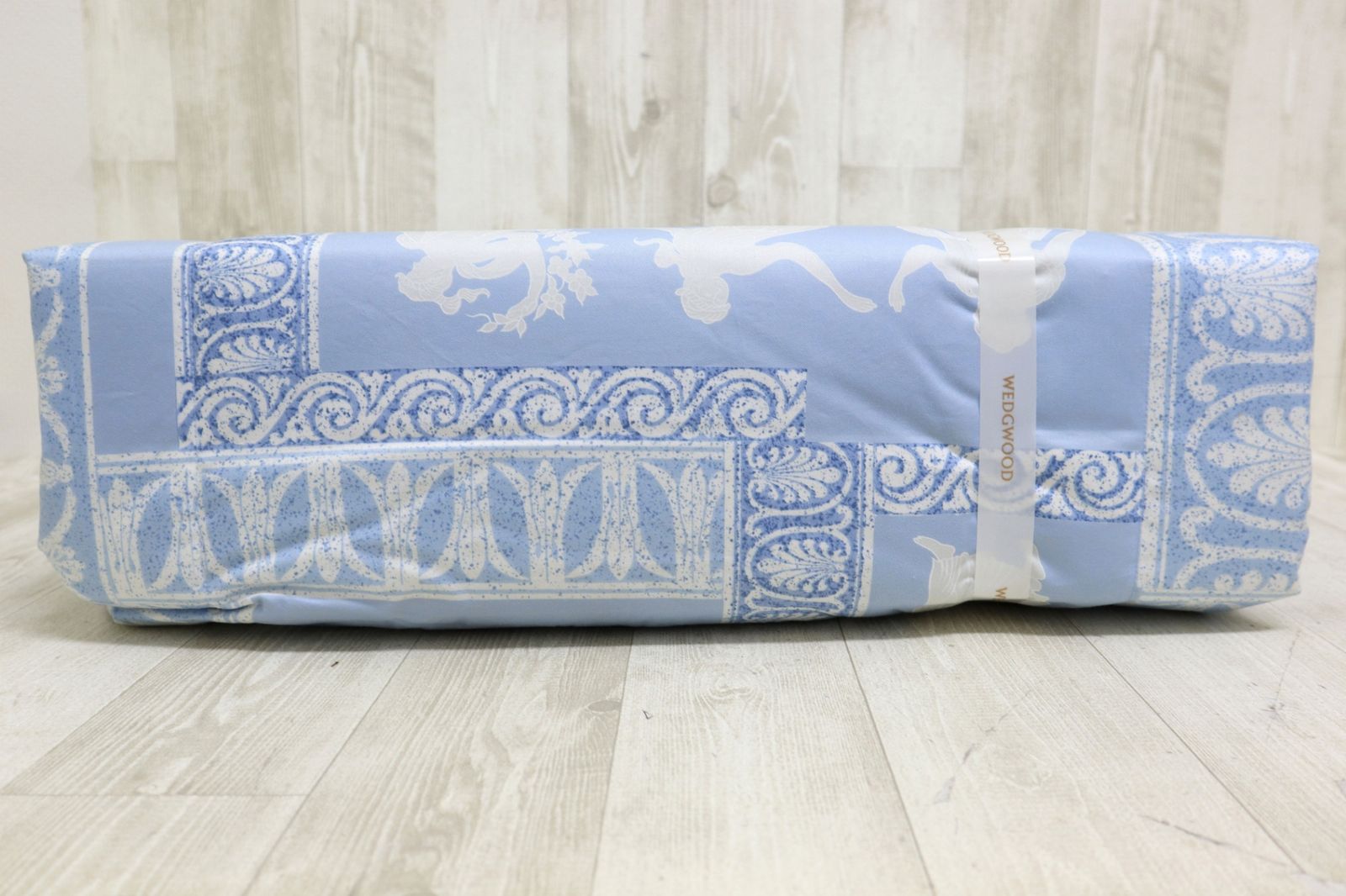 未使用品 WEDGWOOD ウェッジウッド 羽毛肌掛けふとん 150×200サイズ