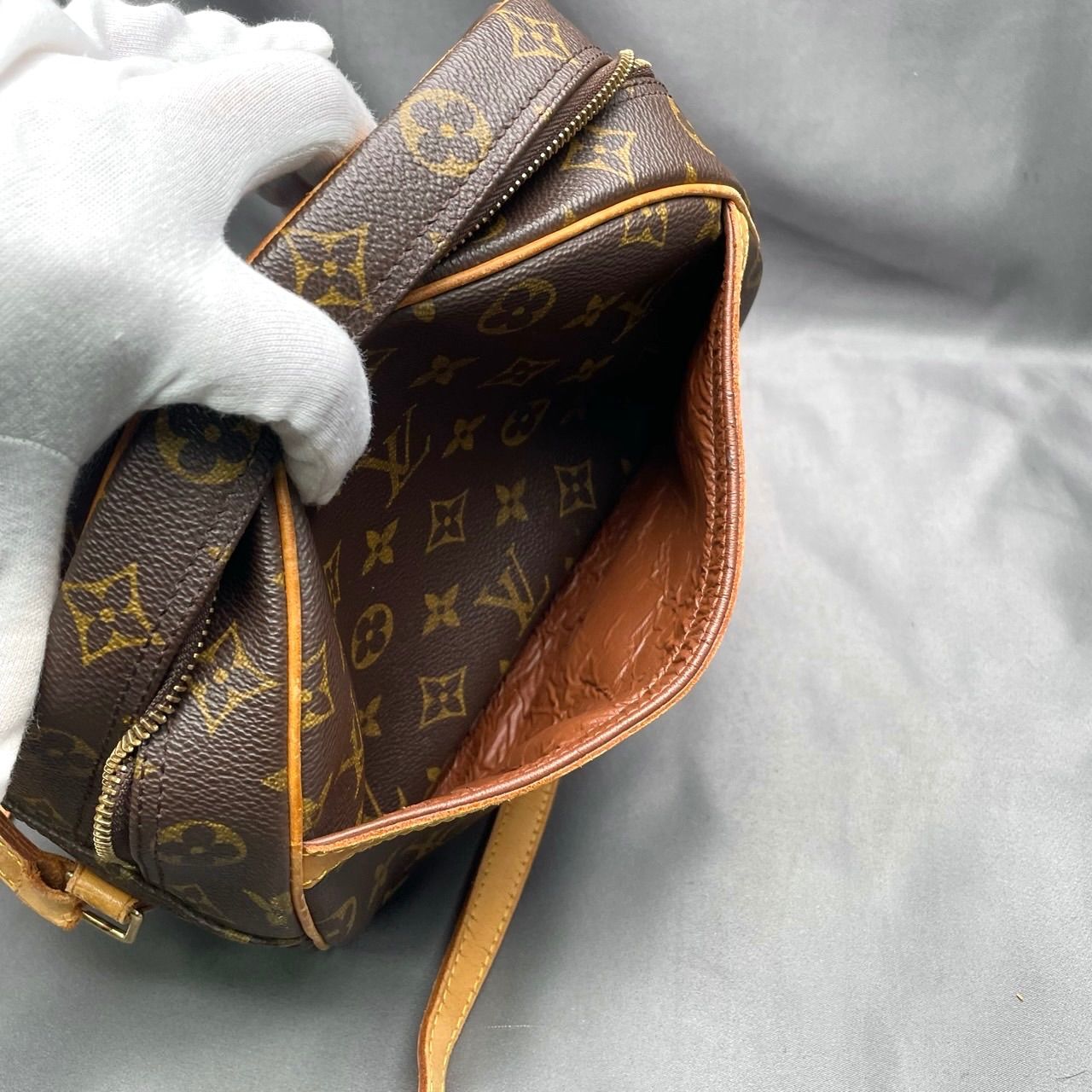 m359 LOUIS VUITTON ルイヴィトン モノグラム ブロワ ショルダーバッグ