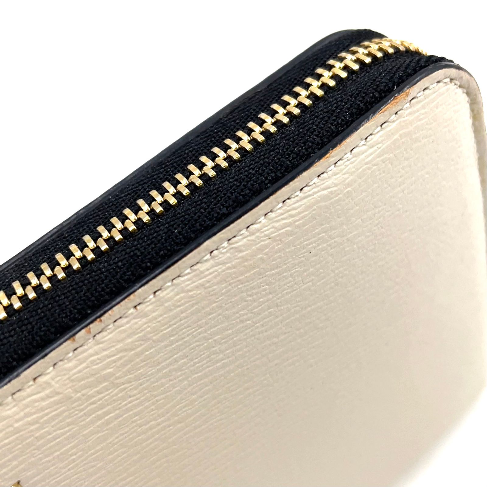 新着】BVLGARI ビーゼロワン チャーム L字ファスナー RFID対応 レザー