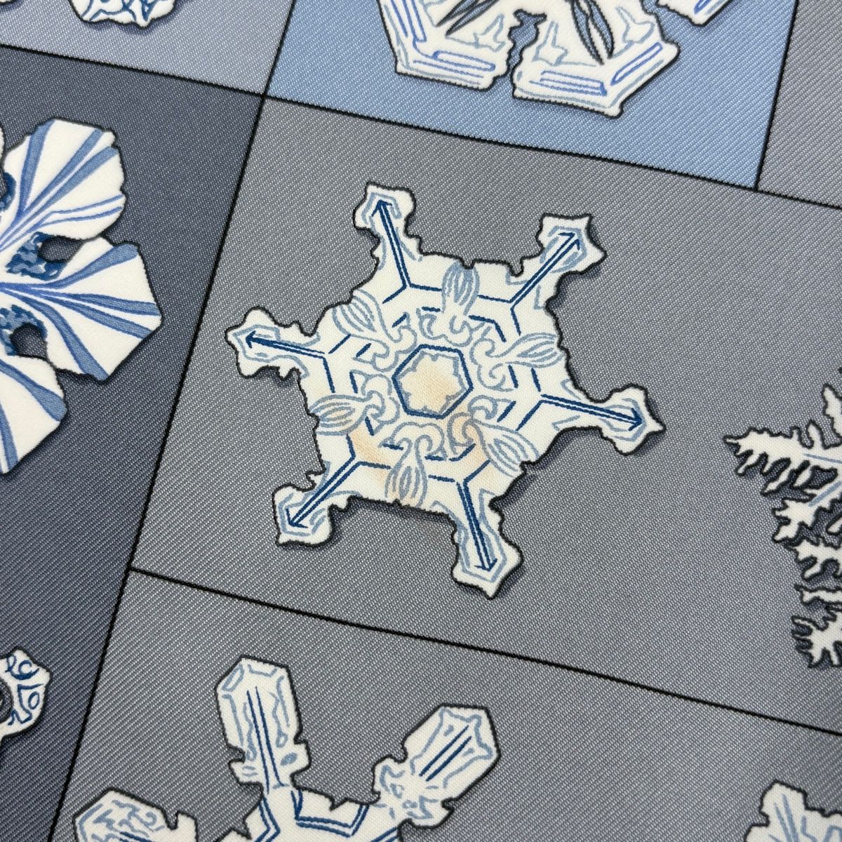 エルメス HERMES カレ90 FEUX DE L'HIVER 冬の火 スカーフ シルク