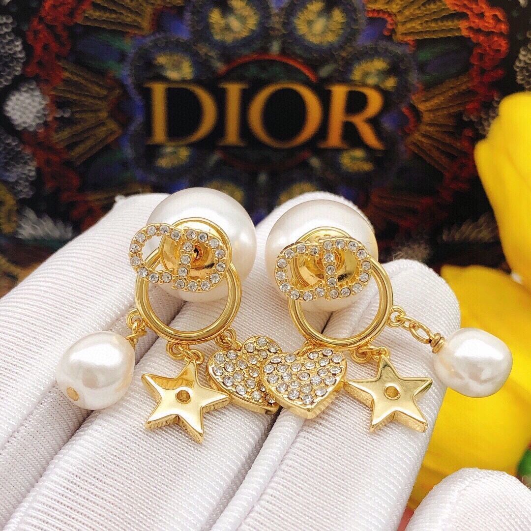 新品 新品！新品 CHRISTIAN DIOR クリスチャン ディオール ピアス 