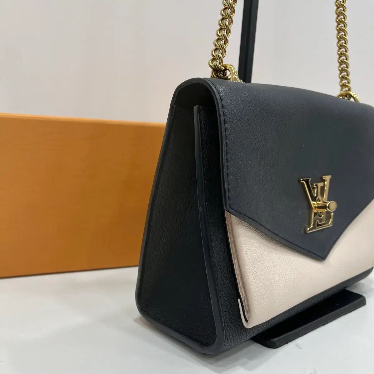 {ほぼ新品} ルイヴィトン マイロックミー チェーンバッグ