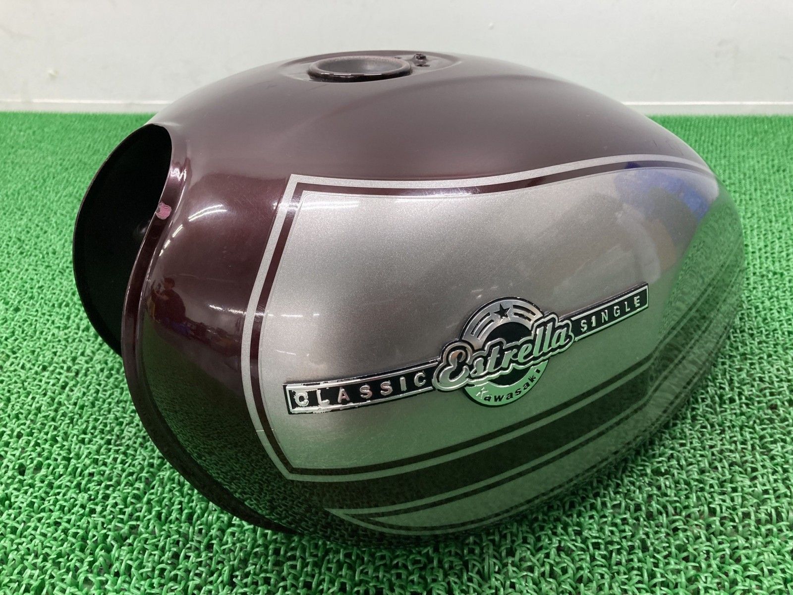 エストレヤ タンク ワインM/銀 カワサキ 純正 中古 BJ250A エストレア