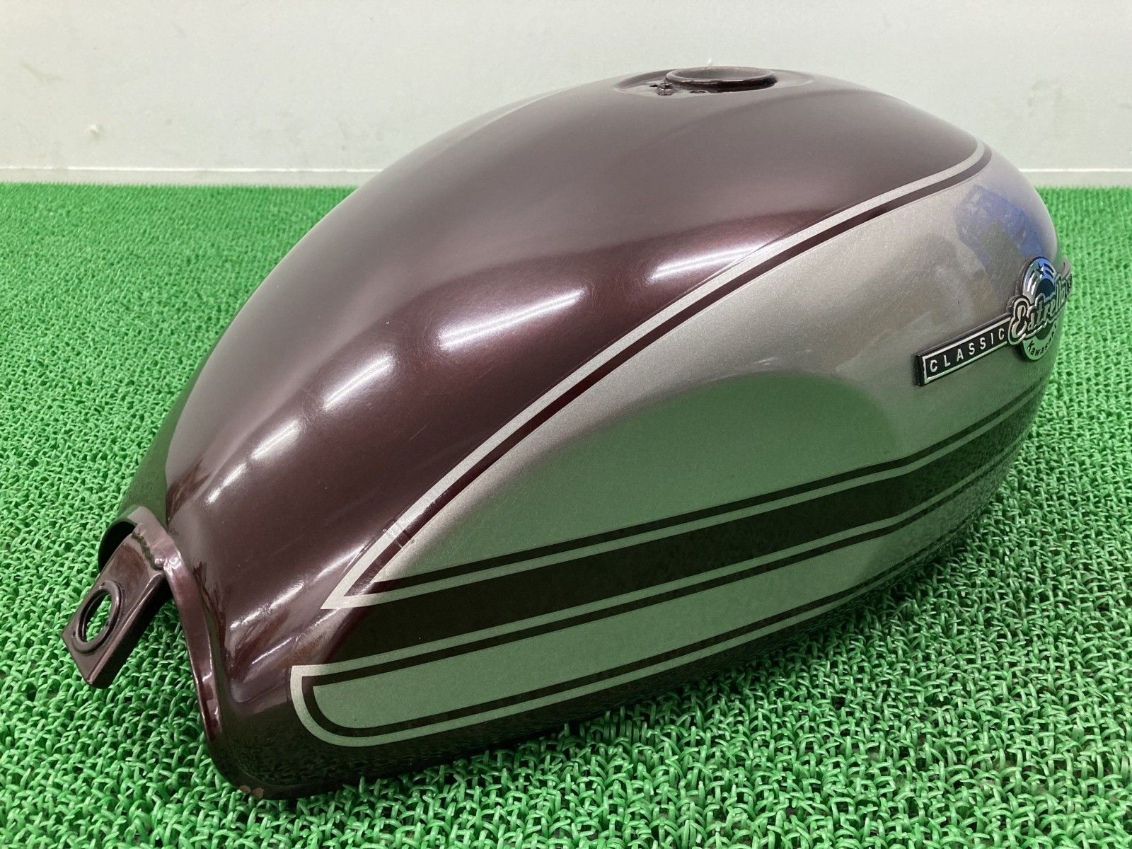 エストレヤ タンク ワインM/銀 カワサキ 純正 中古 BJ250A エストレア