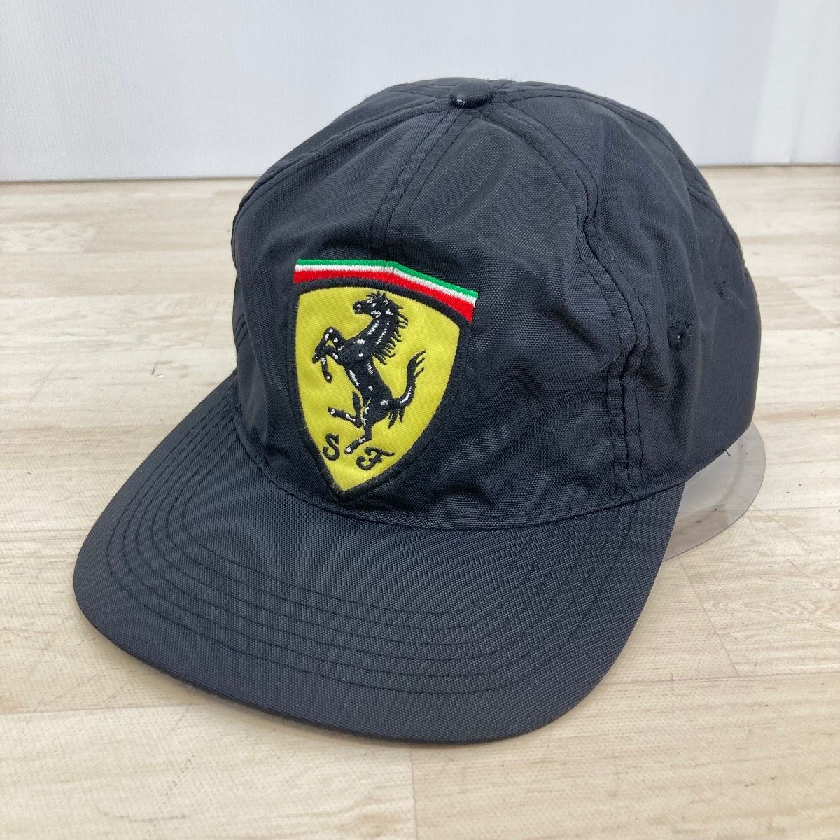 Ferrari/フェラーリ キャップ 帽子 ブラック 黒 跳ね馬 SF ロゴ 刺繍