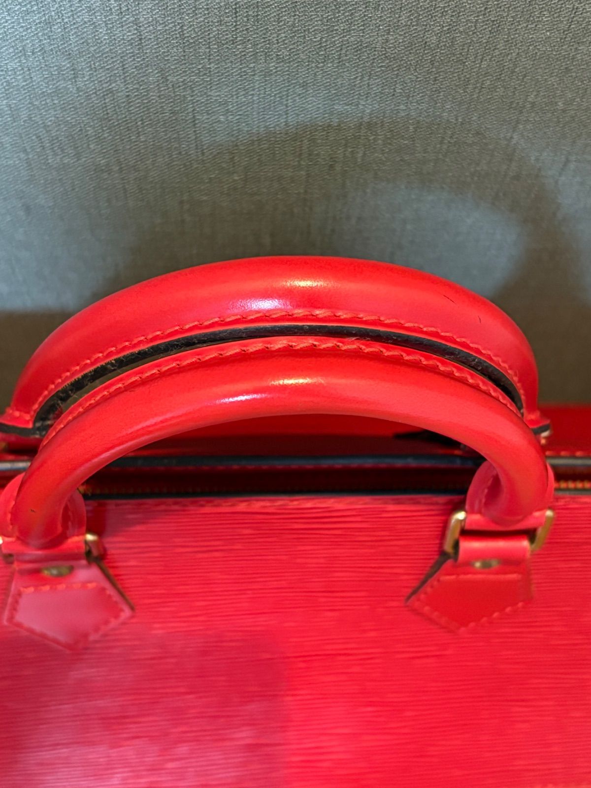 LOUIS VUITTON ルイヴィトン エピ サックトリアングル ハンドバッグ