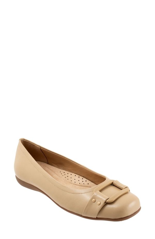 トロッターズ レディース シューズ パンプス Trottersizzle Signature Flat Multiple Widths Available Beige ベージュ