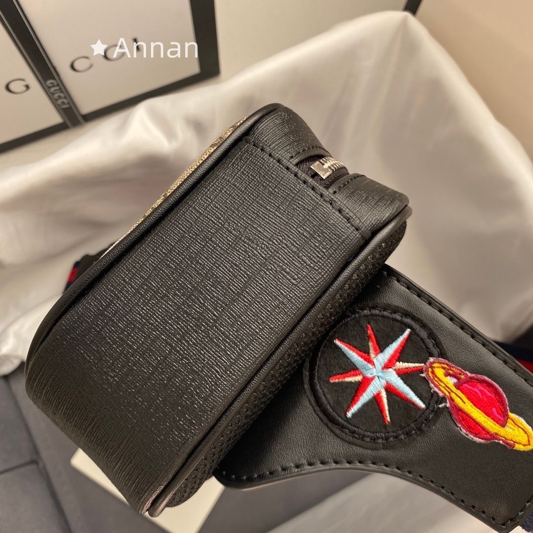 未使用品】最終値下げ グッチ GUCCI ボディバッグ メンズ 474293 GG