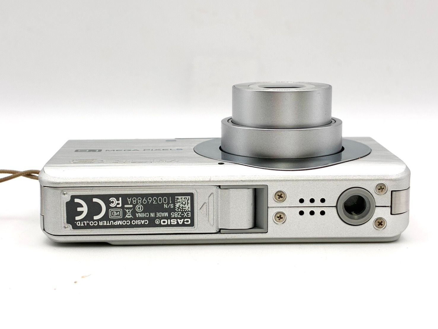 ヒ*ロ様 CASIO　EXILIM　EX-Z80　コンパクトデジタルカメラ　動作 稼働品 付属品完品】CASIO カシオ EXILIM EX-Z85 エクシリム