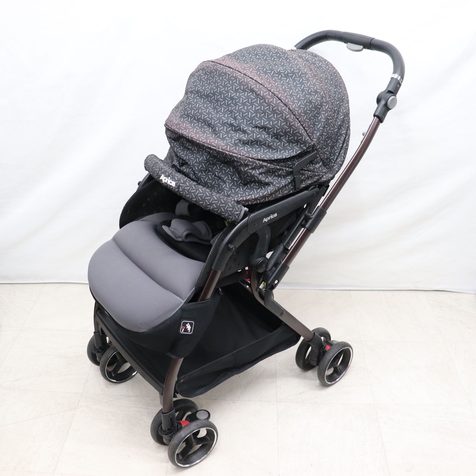 【即日発送】Aprica アップリカ Optia Cushion Premium オプティア クッション プレミアム 高級 ベビーカー (新生児〜36ヶ月まで) Bランク ベビー用品 ラクルベビー館