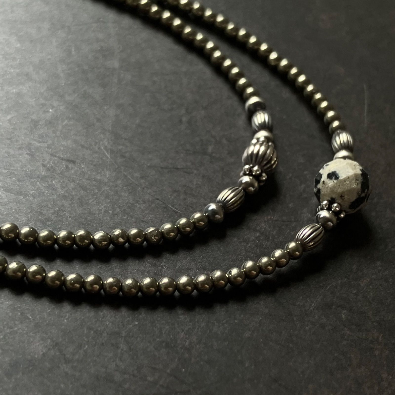 silver925 ナバホパール×2mm パイライト×ダルメシアンジャスパーの