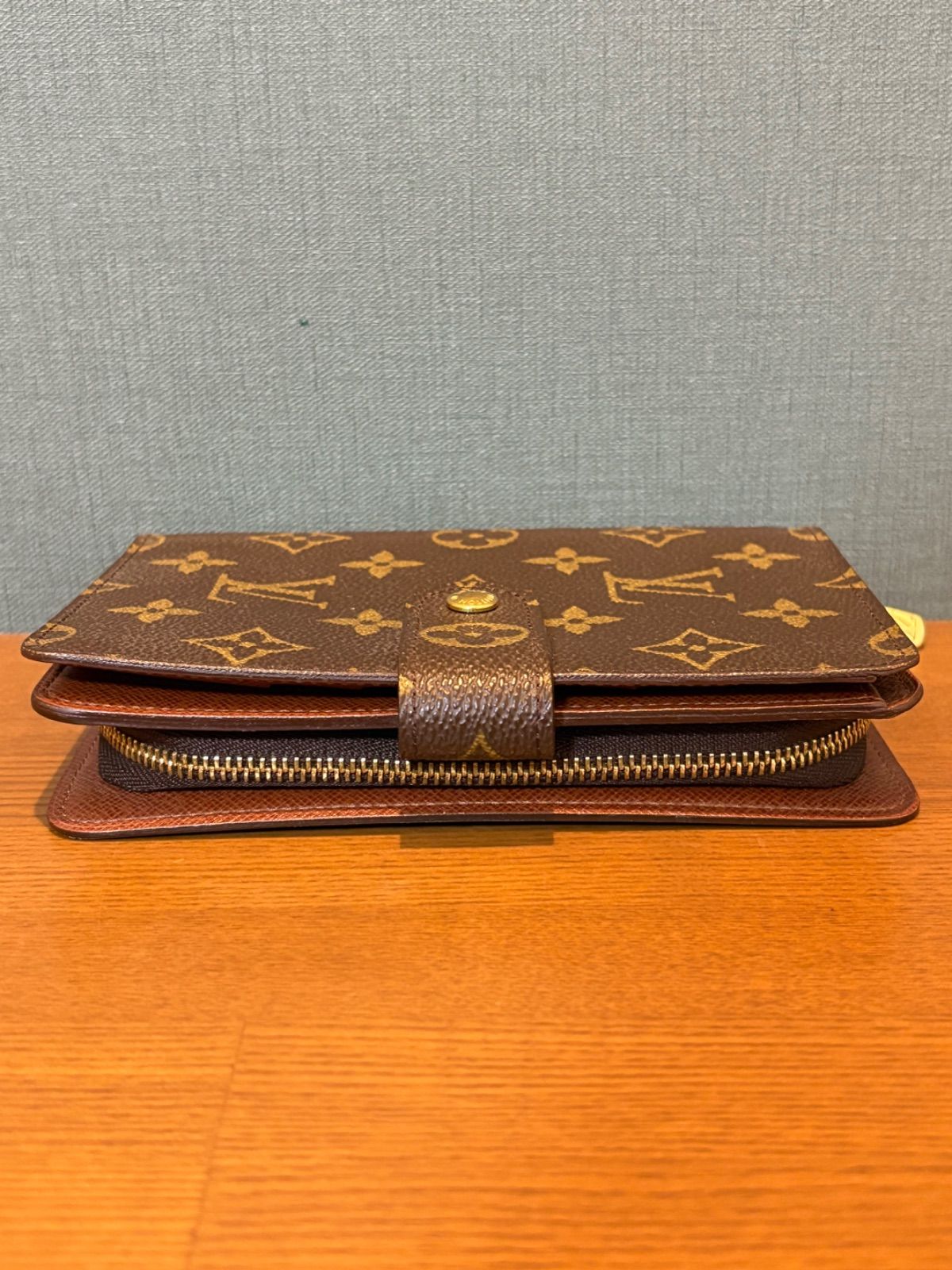 LOUIS VUITTON ルイヴィトン モノグラム ポルトパピエジップ 二つ折り