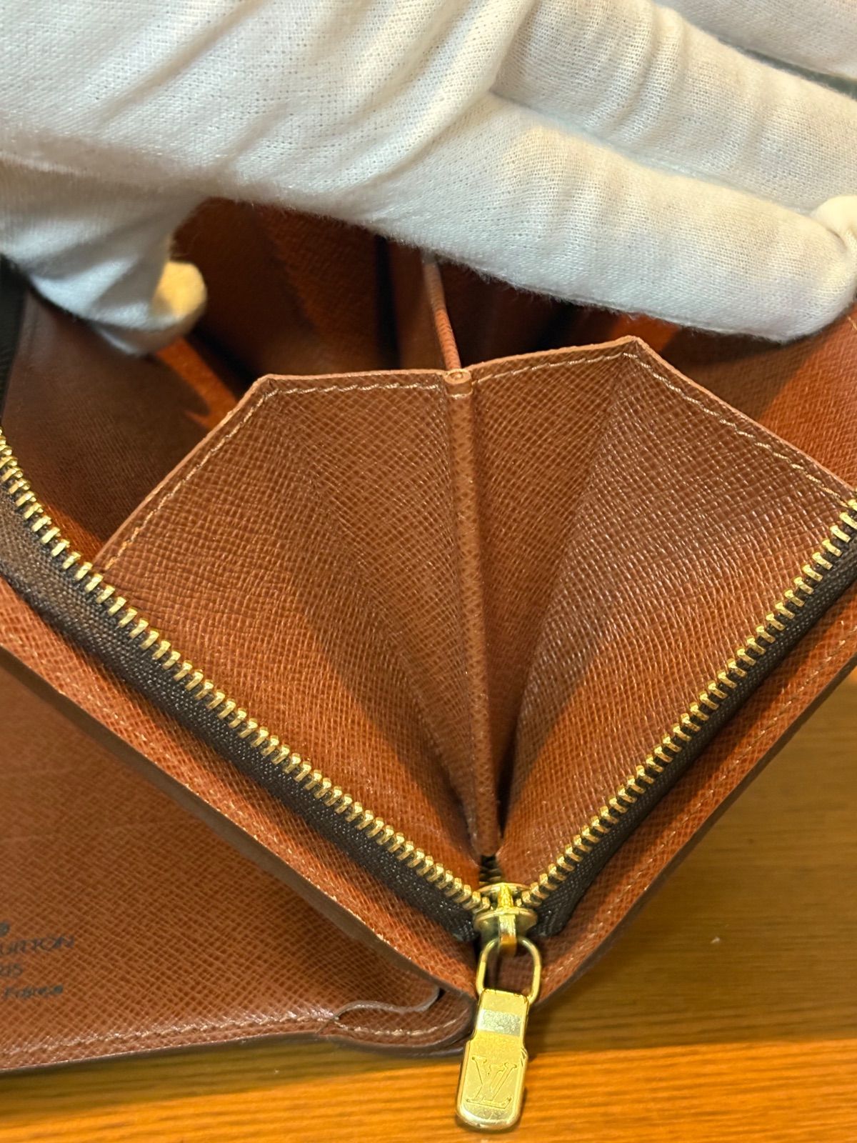 LOUIS VUITTON ルイヴィトン モノグラム ポルトパピエジップ 二つ折り