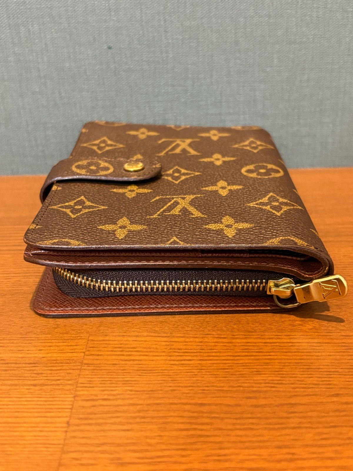 LOUIS VUITTON ルイヴィトン モノグラム ポルトパピエジップ 二つ折り