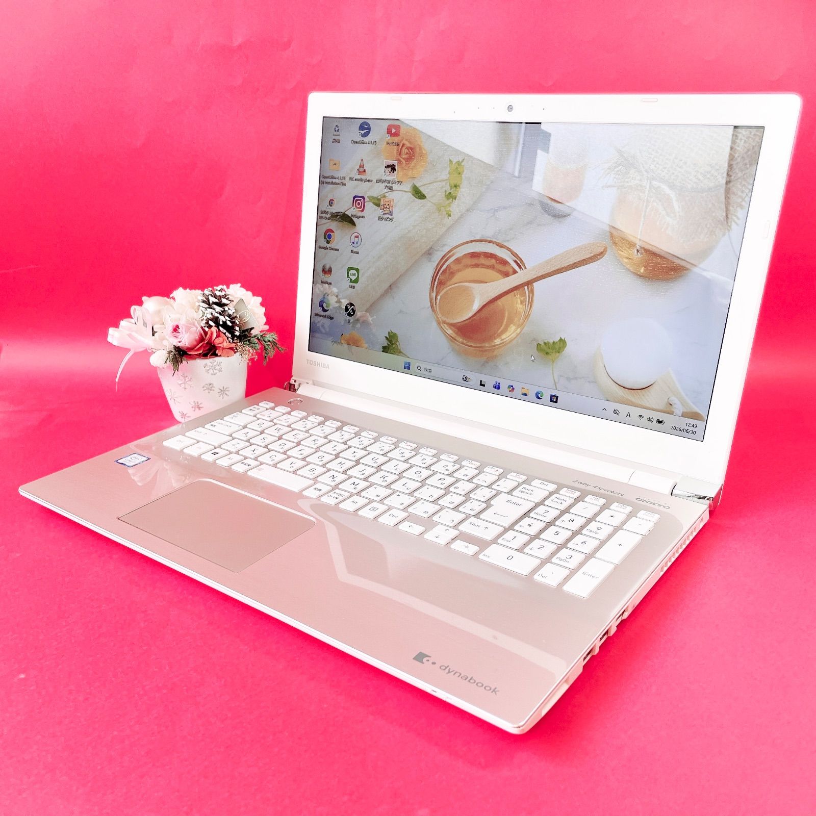 第8世代Corei7✨1TB✨美品ゴールド薄型ノートPC - メルカリ
