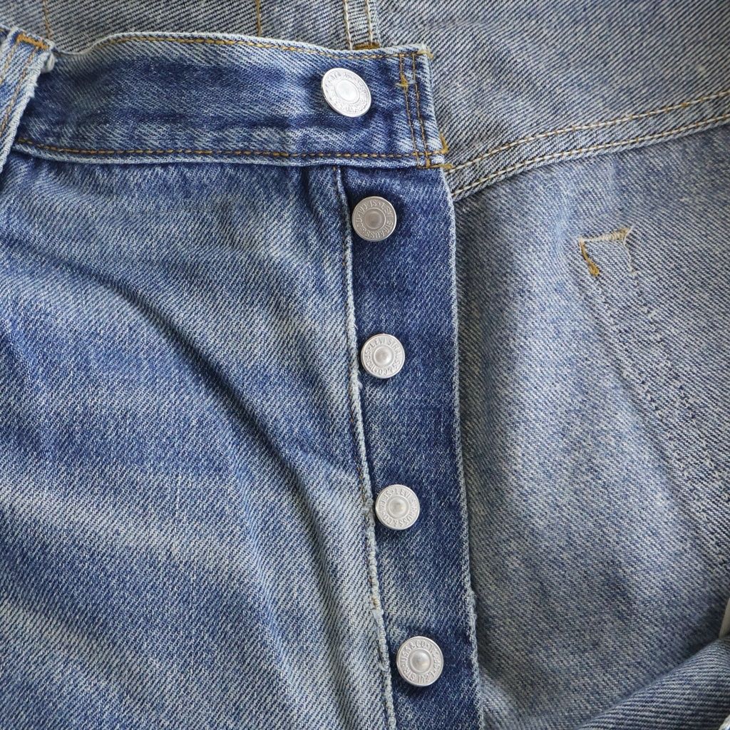 Levi's (リーバイス) 90s VINTAGE 501XX バレンシア製 ボタン裏555