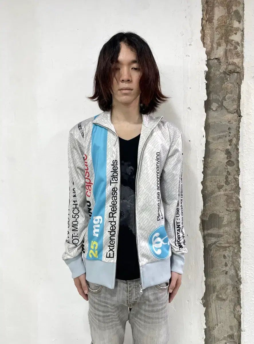Jeremy Moschino Scott with by peaks as fashion MOSCHINO 0 Culture