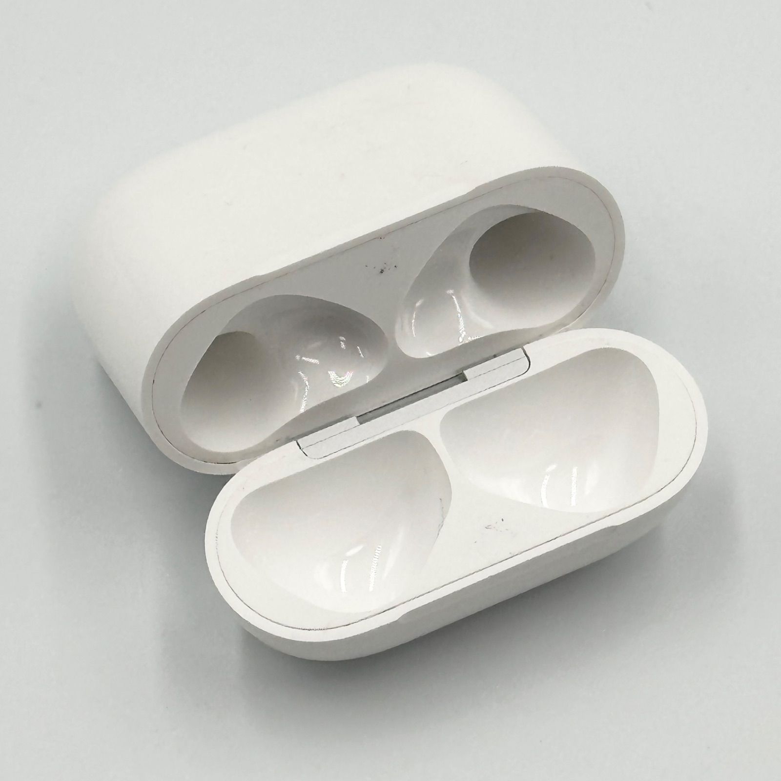 Apple AirPods 第4世代 充電ケースのみ A3059 正規品 【24時間以内発送