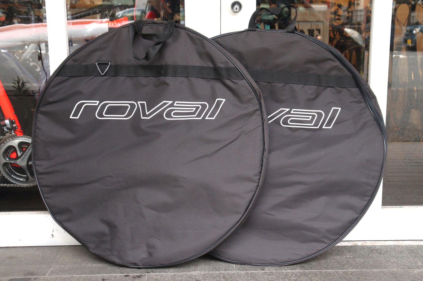 【WAKUWAKU】ROVAL 緩衝材入り ホイールバック　２個セット ロヴァール ROVAL ホイールバッグ 中綿付き ペア ブラック 【横浜店