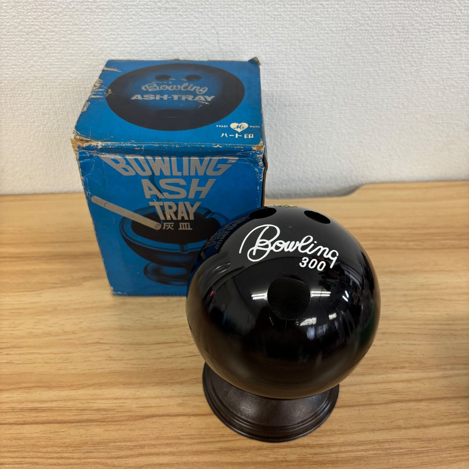 [Super Rare Vintage] Showa Retro Bowling Ashtray BOWLING ASH-TRAY 300 Heart Print Vintage Antique Interior Object Smoking Tool Bowling Ball Shaped Tabletop Ashtray Collection Vintage with Box