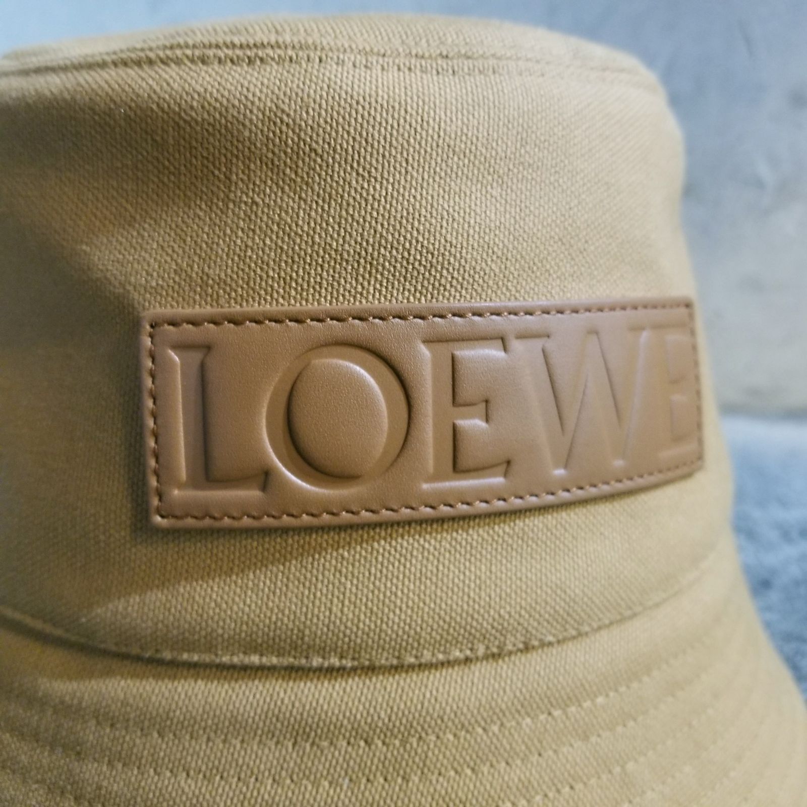 LOEWE ロエベ　キャンバス　ハット　バケットハット　57 LOEWE 24ss レザーパッチ バケットハット 57 ロエベ K820HB1XA7