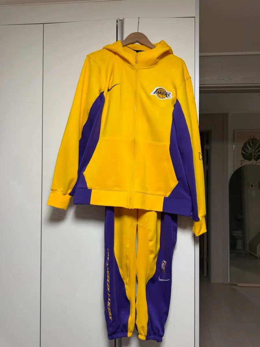 ナイキ NBA LAレイカーズ ショウタイム ウォームアップ ジップアップ フードジップアップ ボタン パンツ セットアップ