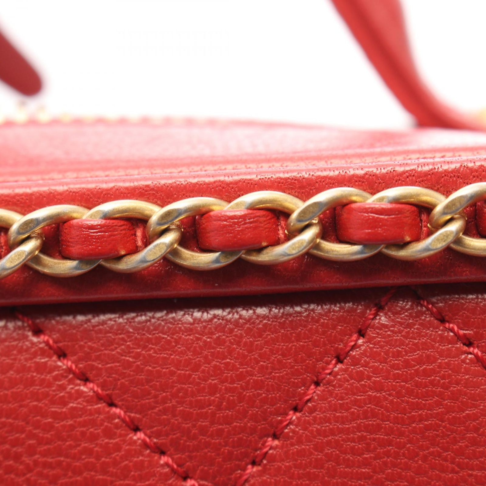 シャネル CCフィリグリー ショルダー　バニティ レッド キャビアスキン レザー シャネル CHANEL ショルダーバッグ CCフィリグリー 2WAY レッド レザー
