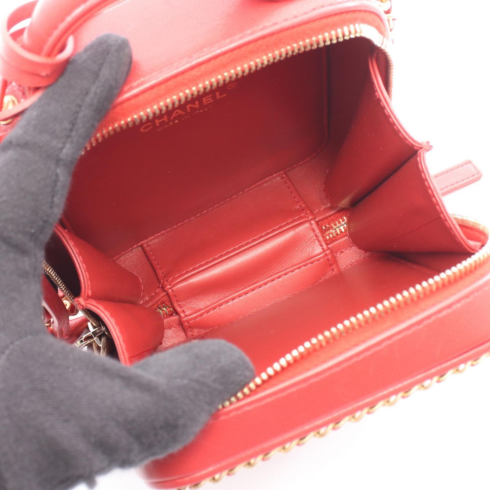 シャネル CCフィリグリー ショルダー　バニティ レッド キャビアスキン レザー シャネル CHANEL ショルダーバッグ CCフィリグリー 2WAY レッド レザー