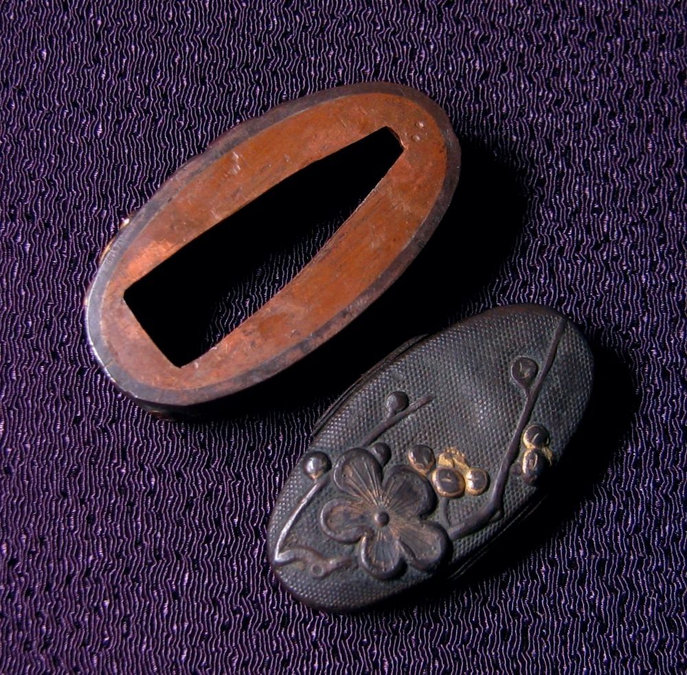 時代武具　銅製魚々子地縁頭　梅花の図/26f043 時代武具 銅製魚々子地縁頭 梅花の図/26f043 - メルカリ